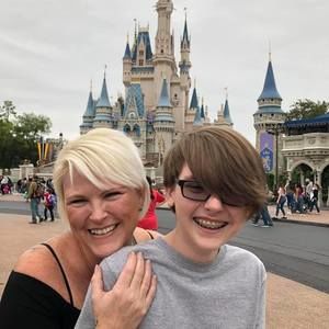 Meet your Posher, Suzanne